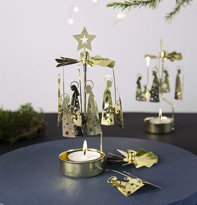 Änglaspel Krubba familj från Pluto Produkter med värmeljus