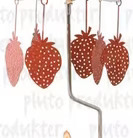 Änglaspel Jordgubbe från Pluto Produkter med roterande hängen