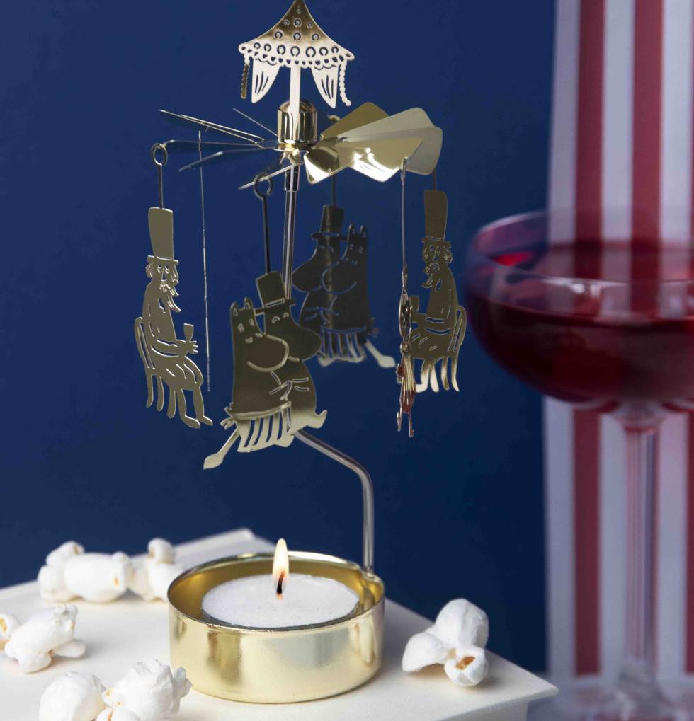 Änglaspel Moomin Party från Pluto Produkter på ett bord