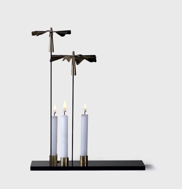 Änglaspel Whirlabout Medium från S.O.O.P. Stockholm på svart bas